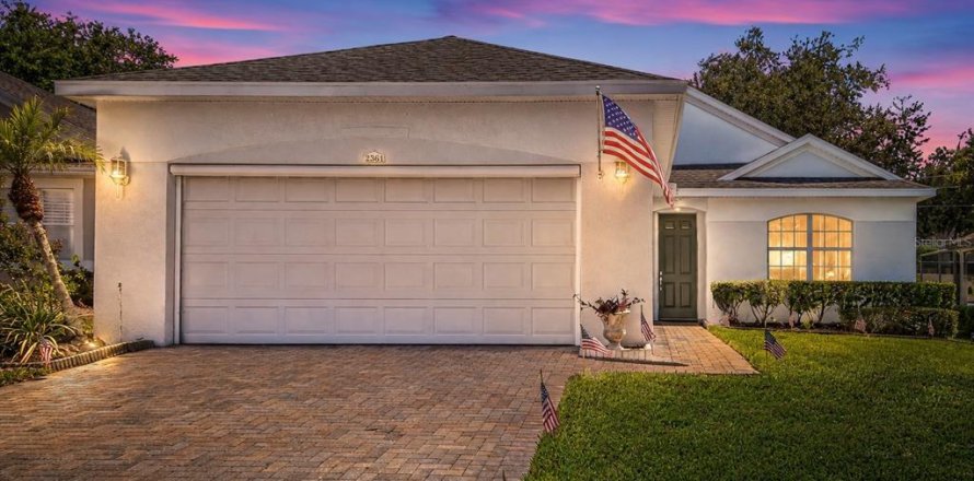 House in Clermont, Florida 2 bedrooms, 145.39 sq.m. № 2220220