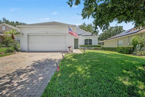 House in Clermont, Florida 2 bedrooms, 145.39 sq.m. № 2220220 - photo 3