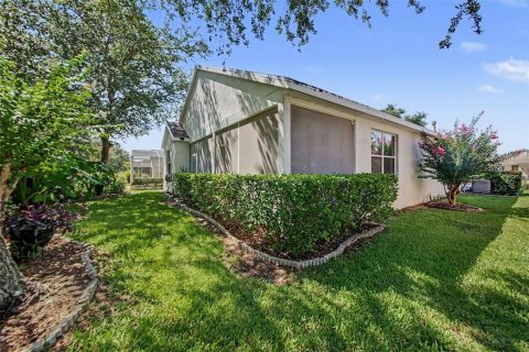 House in Clermont, Florida 2 bedrooms, 145.39 sq.m. № 2220220 - photo 25