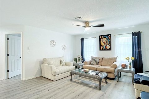 House in Punta Gorda, Florida 4 bedrooms, 210.8 sq.m. № 1798223 - photo 7