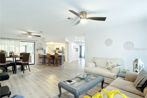 House in Punta Gorda, Florida 4 bedrooms, 210.8 sq.m. № 1798223 - photo 8