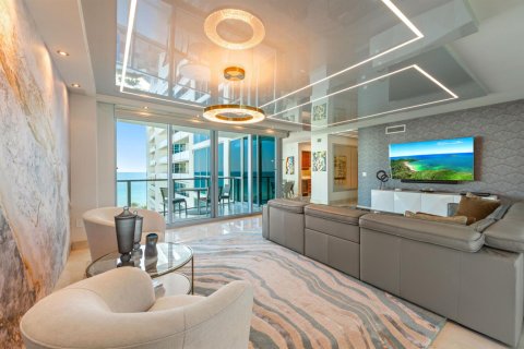 Купить кондоминиум в Холливуд, Флорида 3 комнаты, 214.42м2, № 2268079 - фото 4