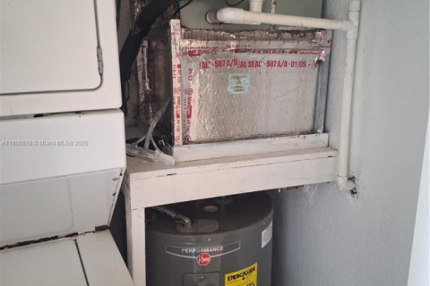 Townhouse in Margate, Florida 2 bedrooms, 110.55 sq.m. № 1940591 - photo 20