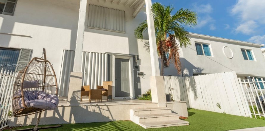 Casa en Miami Beach, Florida 3 dormitorios, 124.86 m2 № 1845700