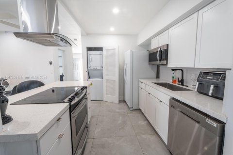 Casa en venta en Miami Beach, Florida, 3 dormitorios, 124.86 m2 № 1845700 - foto 10