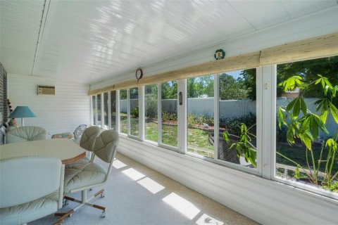 Duplex in Lake Wales, Florida 2 bedrooms, 89.37 sq.m. № 1737271 - photo 13