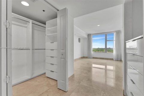 Condo in Sunrise, Florida, 2 bedrooms  № 1944119 - photo 21