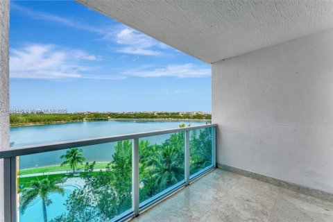 Condo in Sunrise, Florida, 2 bedrooms  № 1944119 - photo 4