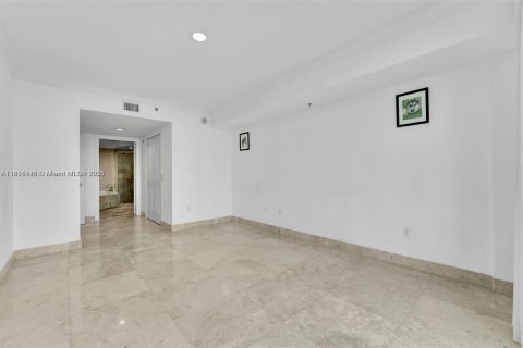 Condo in Sunrise, Florida, 2 bedrooms  № 1944119 - photo 16