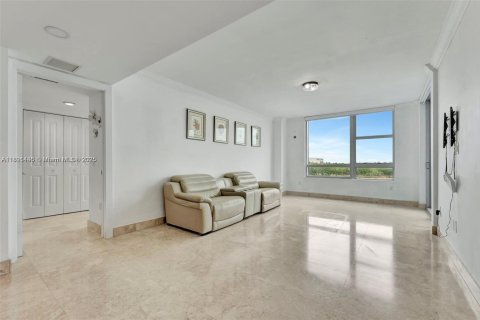 Condo in Sunrise, Florida, 2 bedrooms  № 1944119 - photo 5