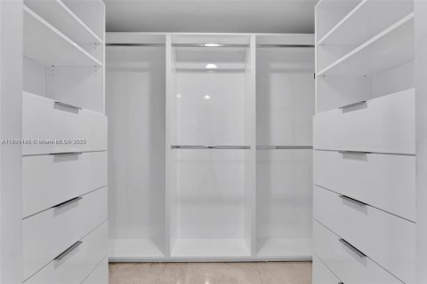Condo in Sunrise, Florida, 2 bedrooms  № 1944119 - photo 18