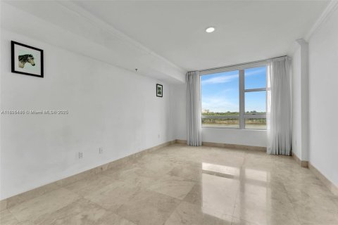 Condo in Sunrise, Florida, 2 bedrooms  № 1944119 - photo 7