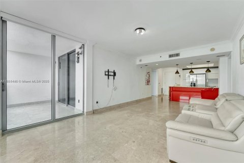 Condo in Sunrise, Florida, 2 bedrooms  № 1944119 - photo 11