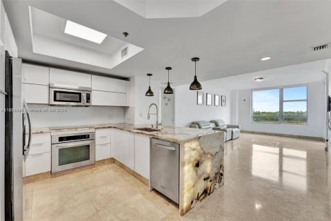 Condo in Sunrise, Florida, 2 bedrooms  № 1944119 - photo 12