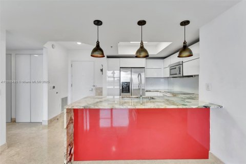 Condo in Sunrise, Florida, 2 bedrooms  № 1944119 - photo 14