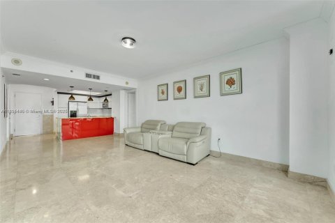Condo in Sunrise, Florida, 2 bedrooms  № 1944119 - photo 9