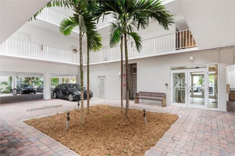Condo in Fort Lauderdale, Florida, 1 bedroom  № 2268117 - photo 14