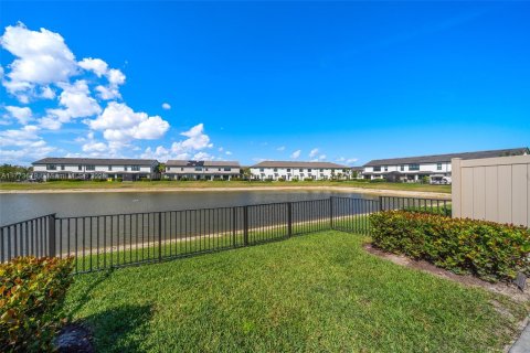 Townhouse in Oakland Park, Florida 3 bedrooms, 164.81 sq.m. № 1936346 - photo 14