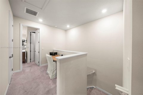Townhouse in Oakland Park, Florida 3 bedrooms, 164.81 sq.m. № 1936346 - photo 16