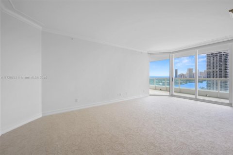 Condo in Aventura, Florida, 3 bedrooms  № 1476865 - photo 22