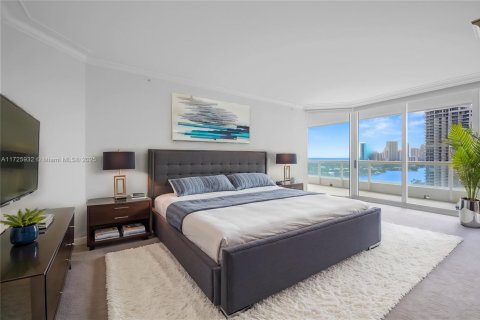 Condo in Aventura, Florida, 3 bedrooms  № 1476865 - photo 19