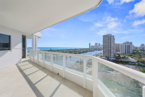 Condo in Aventura, Florida, 3 bedrooms  № 1476865 - photo 14