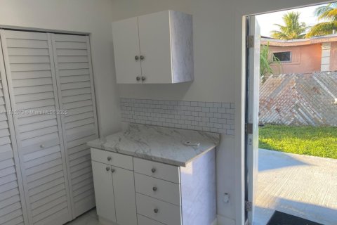 Villa ou maison à vendre à Miami Gardens, Floride: 3 chambres, 131.55 m2 № 1981812 - photo 14