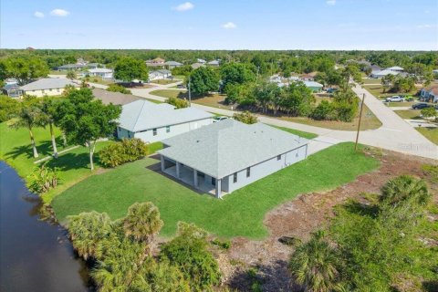 Casa en venta en Port Charlotte, Florida, 4 dormitorios, 212.1 m2 № 2416979 - foto 22
