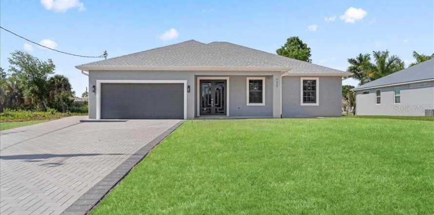 Casa en Port Charlotte, Florida 4 dormitorios, 212.1 m2 № 2416979