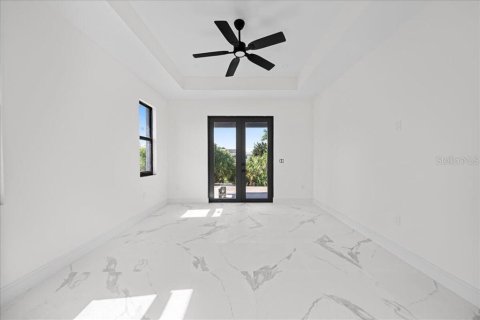 Casa en venta en Port Charlotte, Florida, 4 dormitorios, 212.1 m2 № 2416979 - foto 9