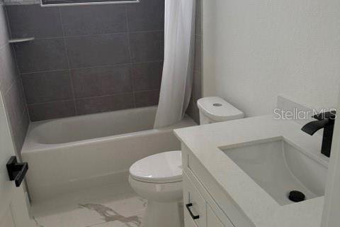 Casa en venta en Port Charlotte, Florida, 4 dormitorios, 212.1 m2 № 2416979 - foto 15