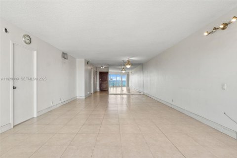 Condominio en venta en Pompano Beach, Florida, 2 dormitorios, 134.71 m2 № 1987865 - foto 13