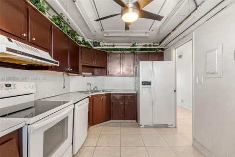 Condominio en venta en Pompano Beach, Florida, 2 dormitorios, 134.71 m2 № 1987865 - foto 19