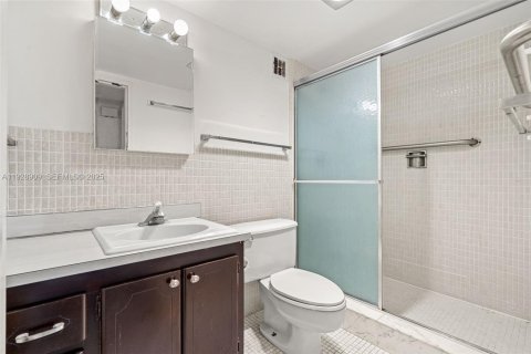 Condominio en venta en Pompano Beach, Florida, 2 dormitorios, 134.71 m2 № 1987865 - foto 23