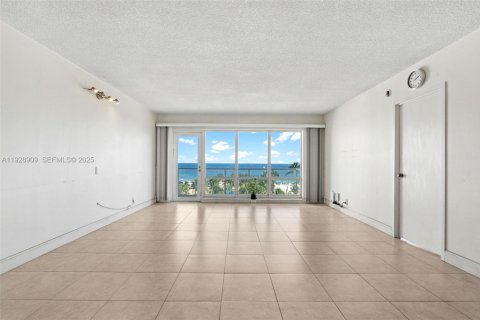 Condominio en venta en Pompano Beach, Florida, 2 dormitorios, 134.71 m2 № 1987865 - foto 10