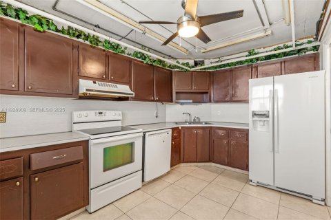 Condominio en venta en Pompano Beach, Florida, 2 dormitorios, 134.71 m2 № 1987865 - foto 18