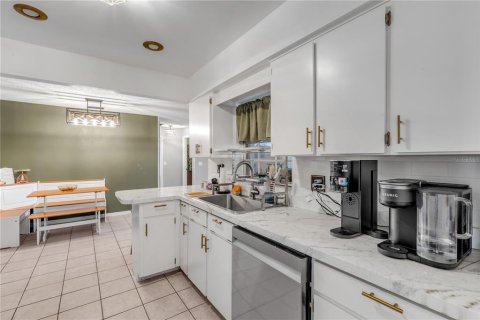 Casa en venta en Deltona, Florida, 3 dormitorios, 149.85 m2 № 2398334 - foto 10