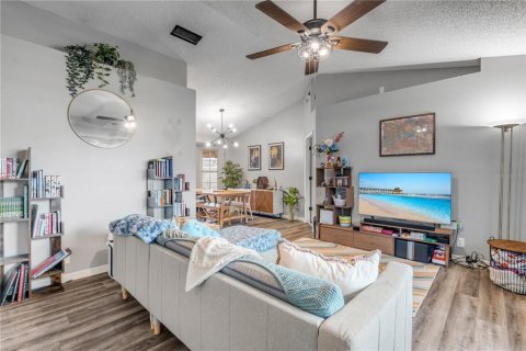 Casa en venta en Deltona, Florida, 3 dormitorios, 149.85 m2 № 2398334 - foto 6