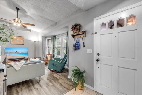Casa en venta en Deltona, Florida, 3 dormitorios, 149.85 m2 № 2398334 - foto 4