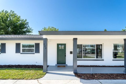 House in Saint Petersburg, Florida 3 bedrooms, 132.85 sq.m. № 2345298 - photo 30