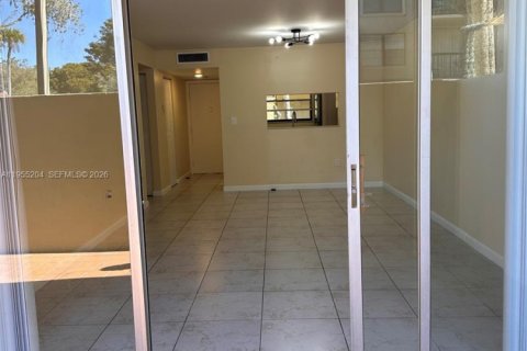 Condominio en alquiler en Miami, Florida, 2 dormitorios, 86.96 m2 № 2011088 - foto 26