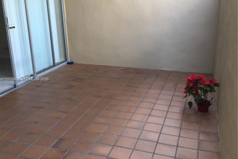 Condominio en alquiler en Miami, Florida, 2 dormitorios, 86.96 m2 № 2011088 - foto 30