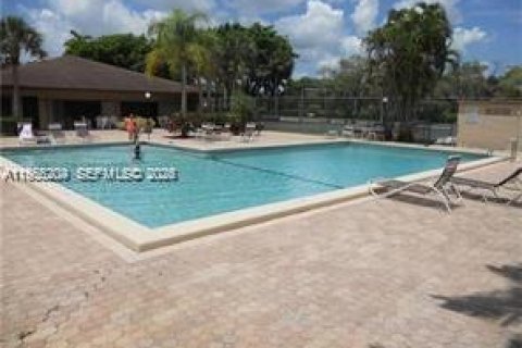 Condominio en alquiler en Miami, Florida, 2 dormitorios, 86.96 m2 № 2011088 - foto 4