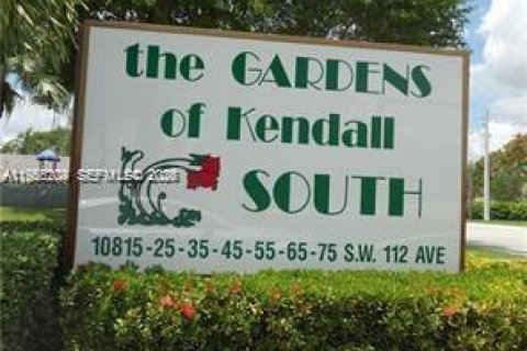 Condominio en Miami, Florida, 2 dormitorios  № 2011088