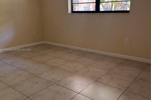 Condominio en alquiler en Miami, Florida, 2 dormitorios, 86.96 m2 № 2011088 - foto 17