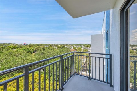 Apartment in North Miami, Florida 2 bedrooms, 83.7 sq.m. № 1828187 - photo 1