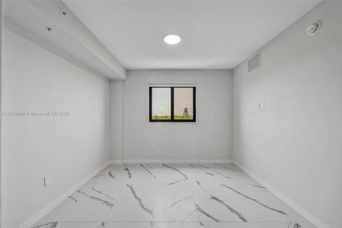 Apartment in North Miami, Florida 2 bedrooms, 83.7 sq.m. № 1828187 - photo 13