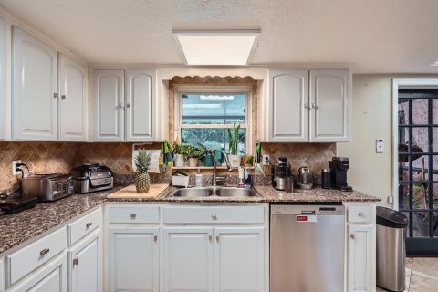 House in Tampa, Florida 5 bedrooms, 257.53 sq.m. № 1821363 - photo 16