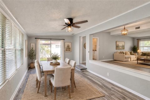 House in Orlando, Florida 3 bedrooms, 142.42 sq.m. № 2395888 - photo 8