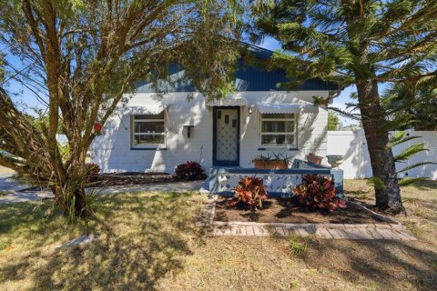 House in Ormond Beach, Florida 2 bedrooms, 140.1 sq.m. № 2148572
